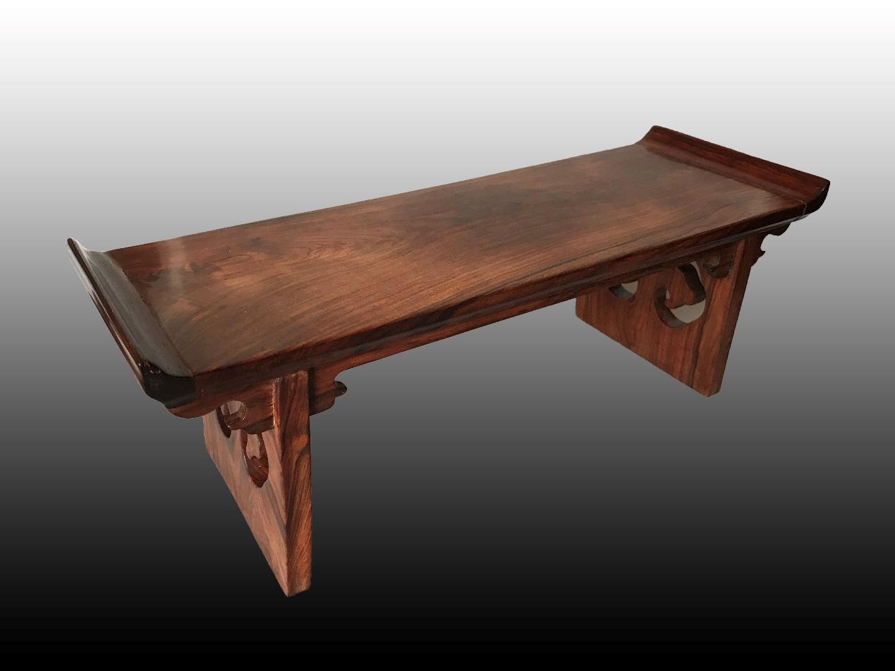 老底依稀尚存原来头黄花梨板足小翘头案