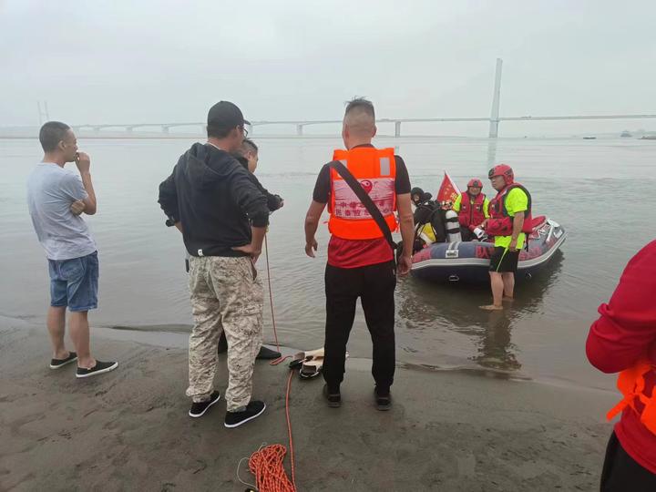 宜昌应急救援志愿者在沙市营救溺水少年 - 知乎