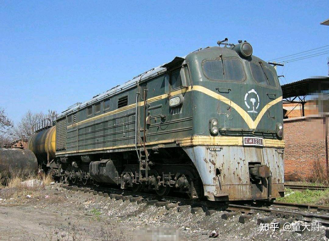 关于两窗东风型内燃机车的车号及配属问题的考证含巨龙型