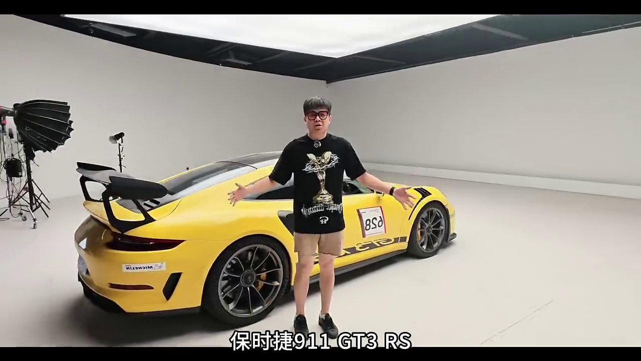 全网排名前20的汽车区博主,工作室长什么样的?
