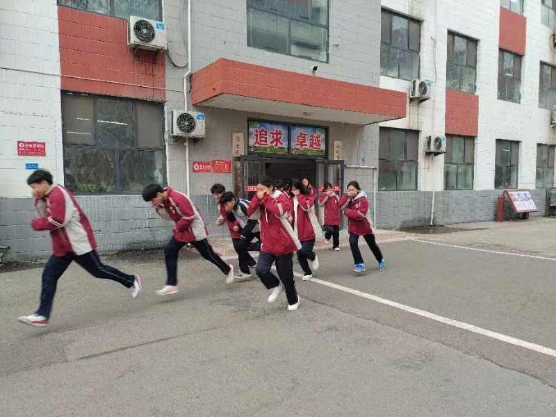 河北隆尧一中开展消防安全应急疏散演练活动