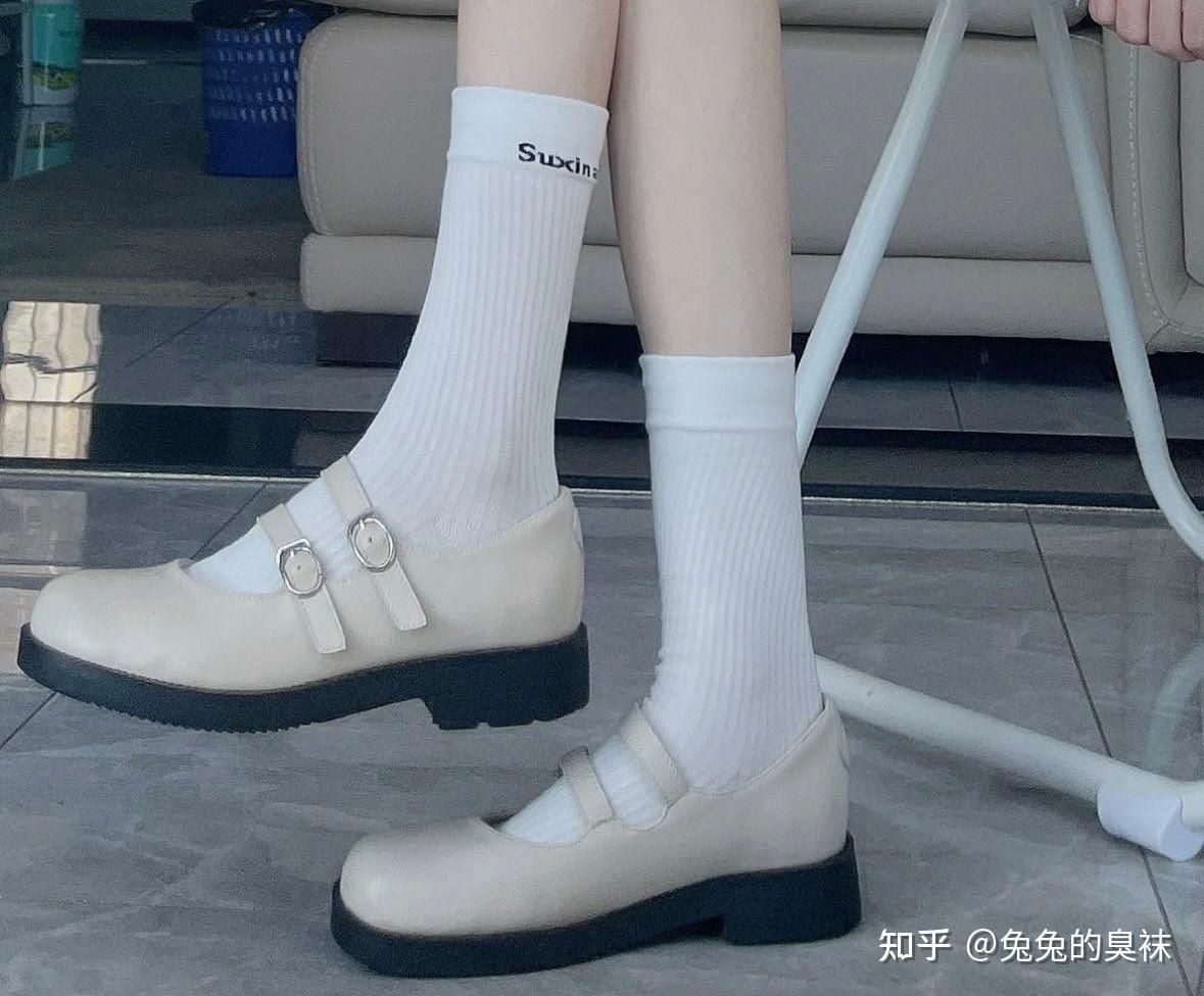 女生穿短白袜有多好看