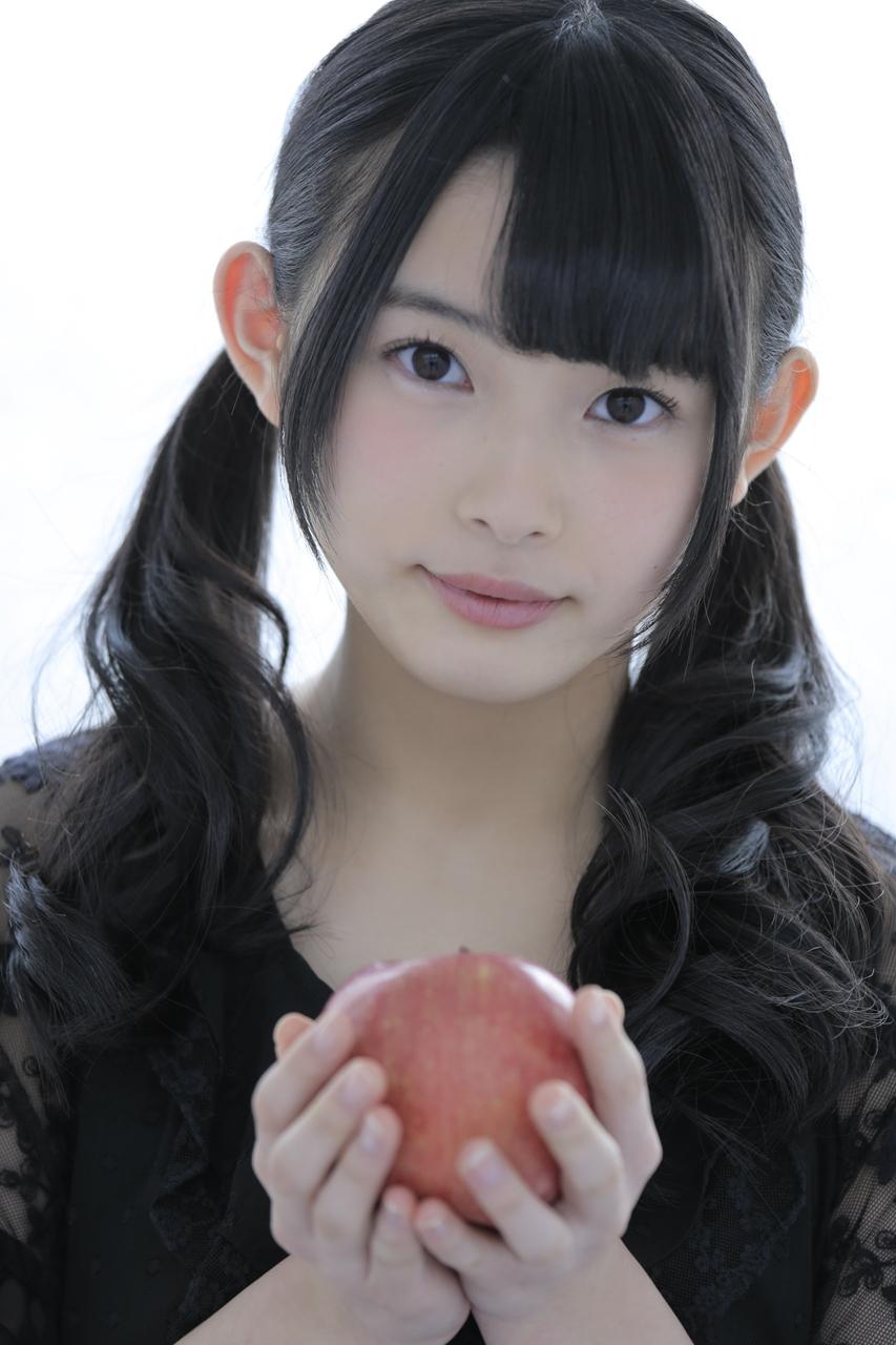 柿崎芽実写真集