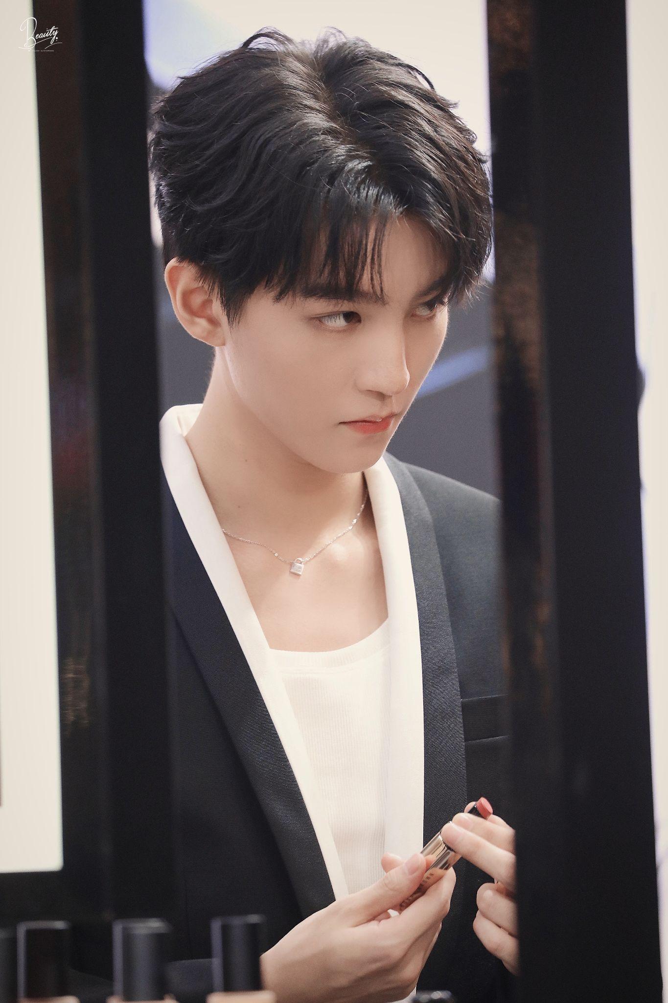 有无王俊凯高清无水印图? - 知乎