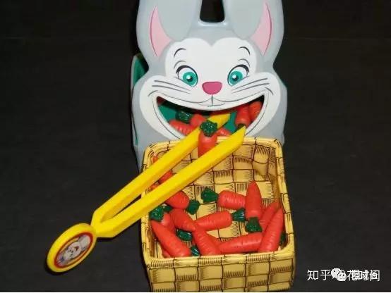 4-5岁1,理解食物链:游戏棒子老虎鸡4-5岁的孩子,理解能力又增强了一些