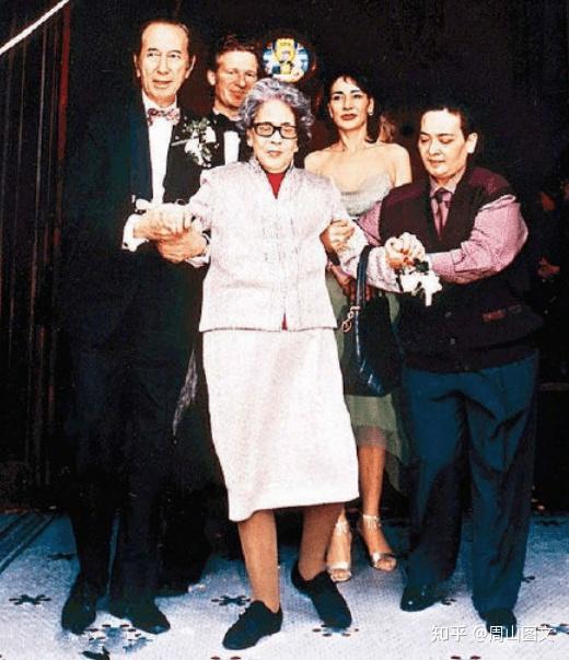 黎婉华赌王何鸿燊原配夫人