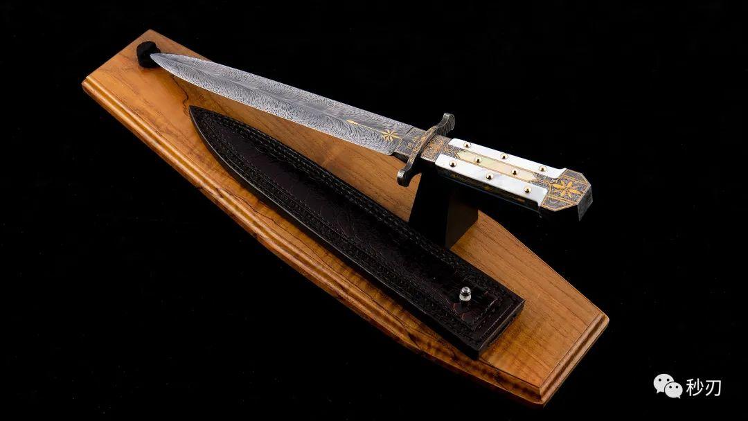 双料大师哈维重磅黄金狗骨柄短剑