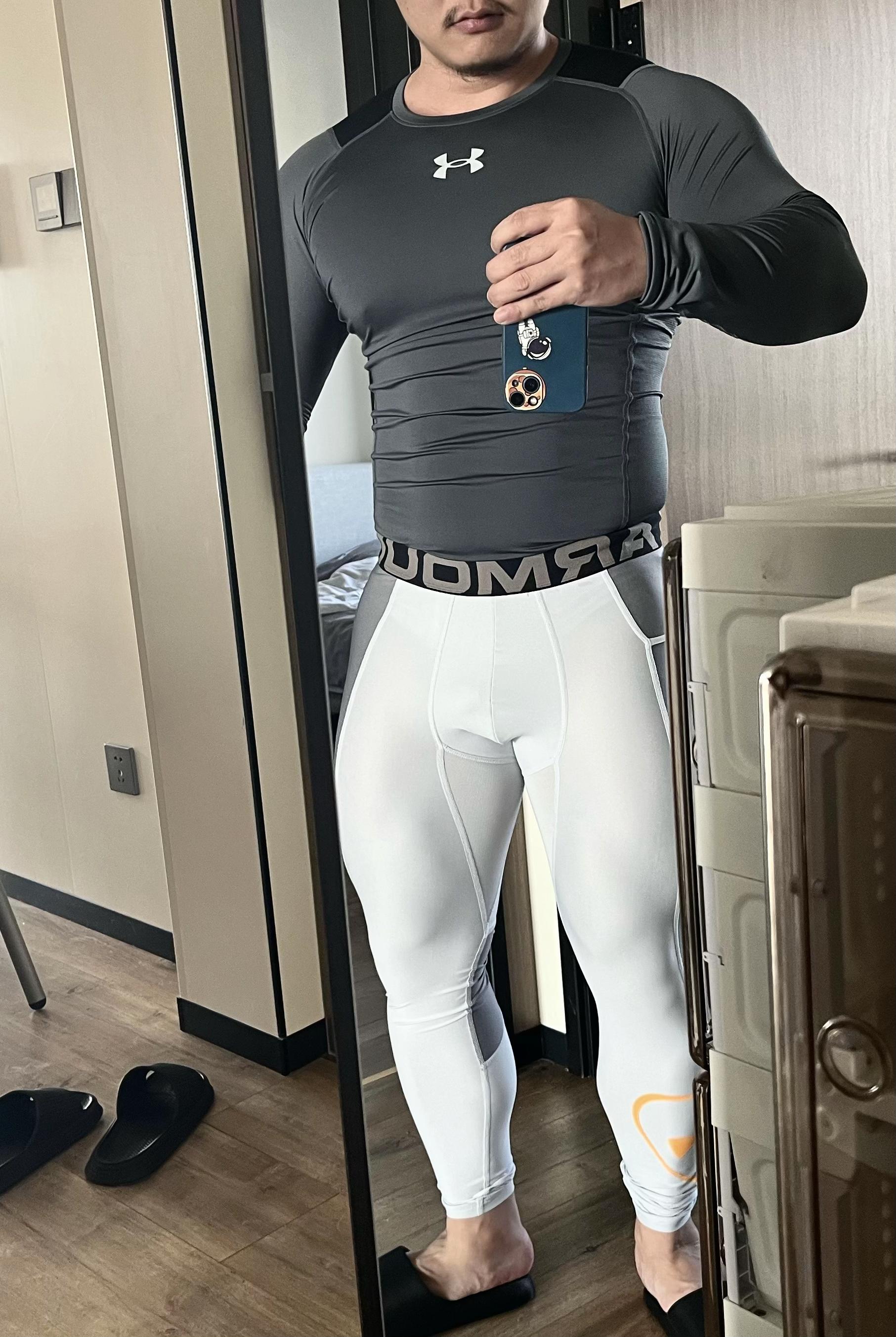 不是体育生的也喜欢穿高弹紧身裤吗?