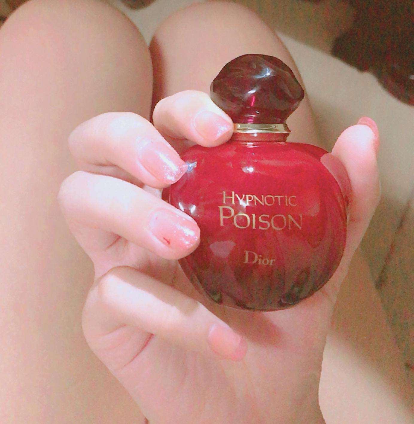 除了香水,女人一般涂抹\/喷洒什么来让身体香喷