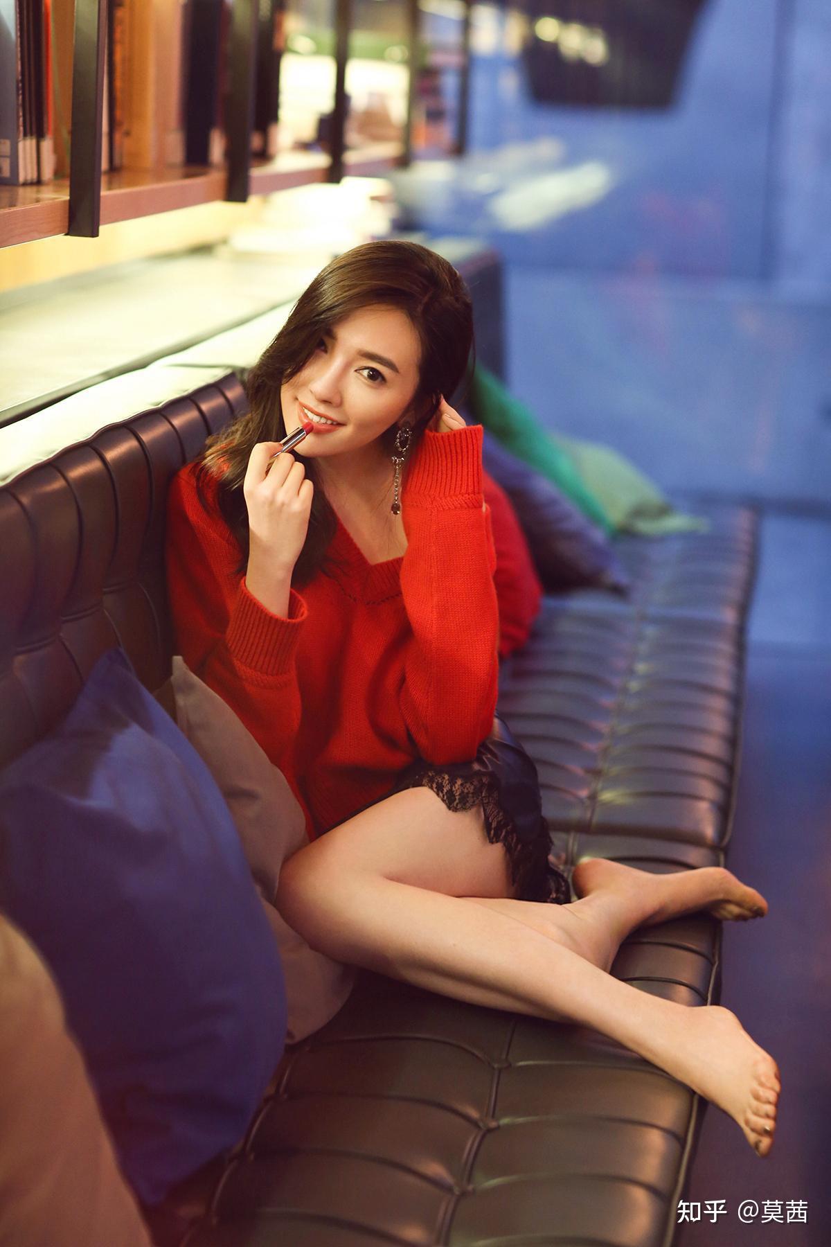 王励勤成她的跳板分手后3年内嫁2富豪现今36岁风韵犹存