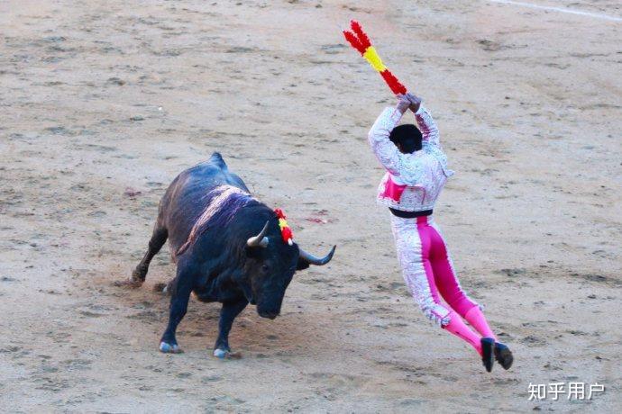 西班牙斗牛有什么基本规则与传统习惯呢?