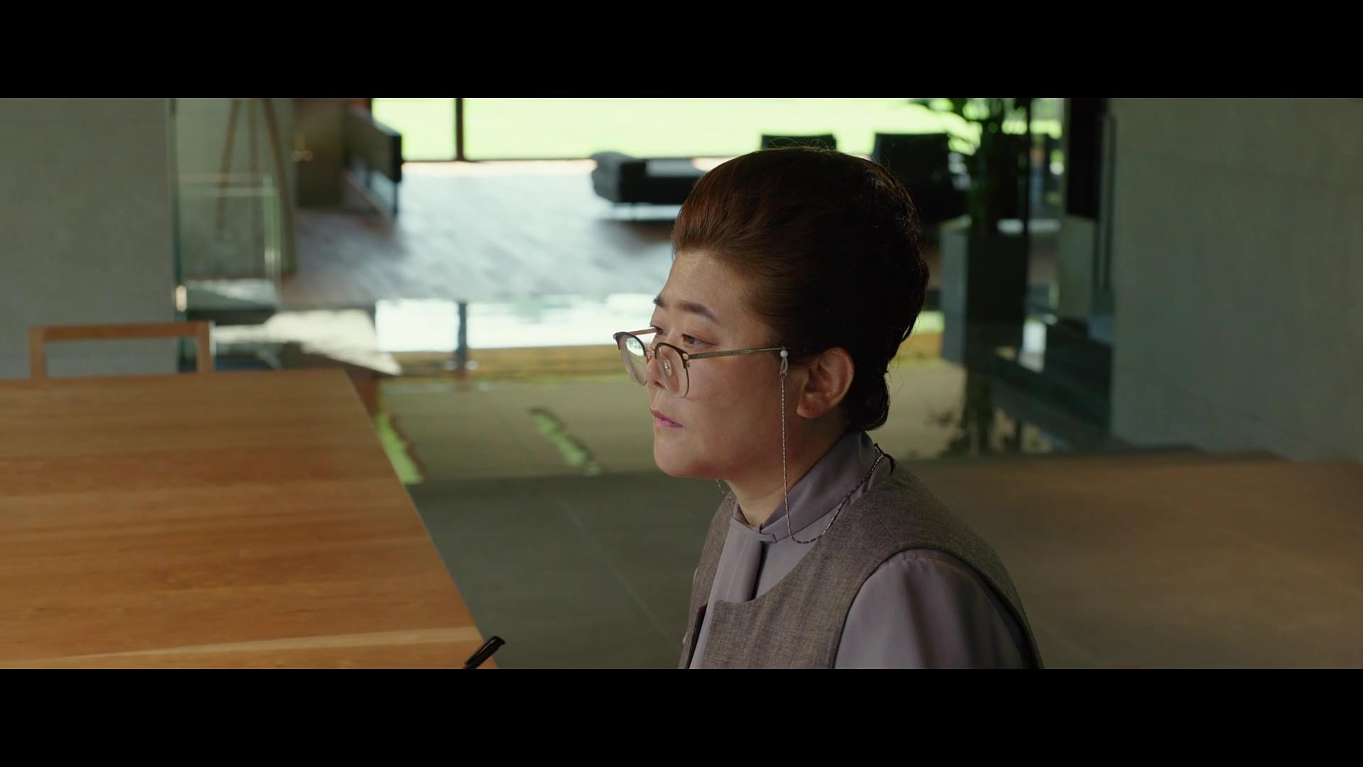 韩国电影《寄生虫》有哪些细思极恐(值得品味)的细节? 