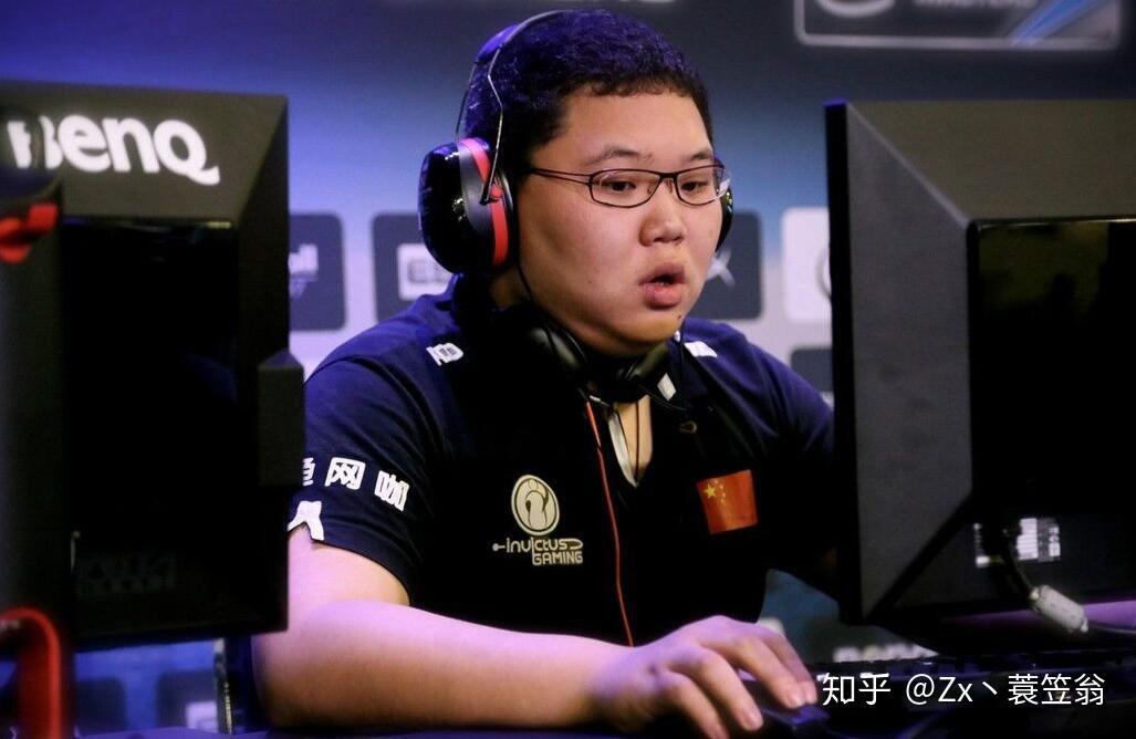 pdd首播挤垮斗鱼服务器3小时满级电脑桌面上的游戏亮了