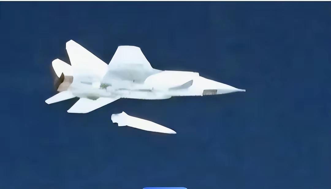 俄首次使用锆石高超音速导弹袭击基辅