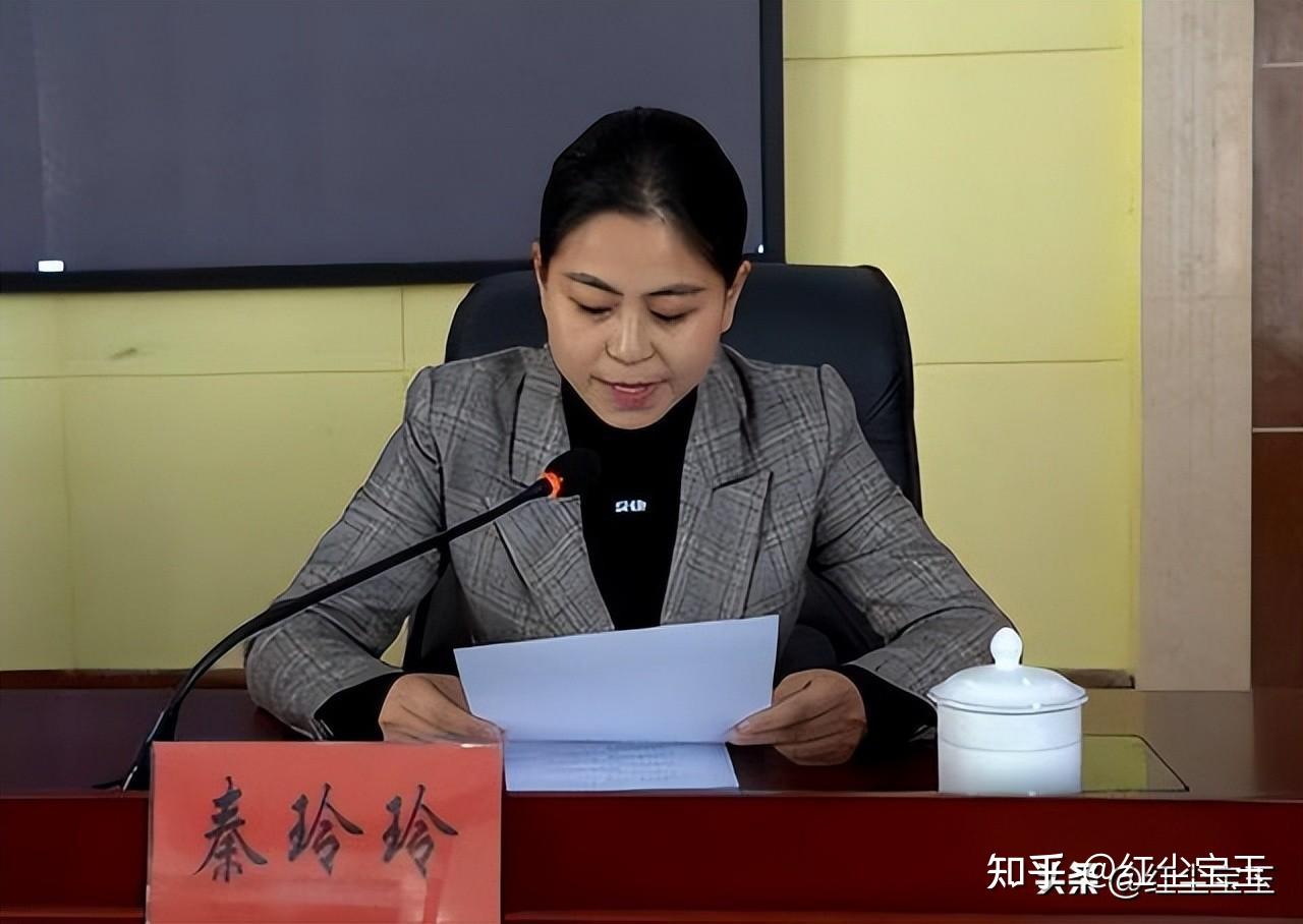 这位破格提拔的30岁美女副县长群众想知道她背后的贵人究竟是哪个