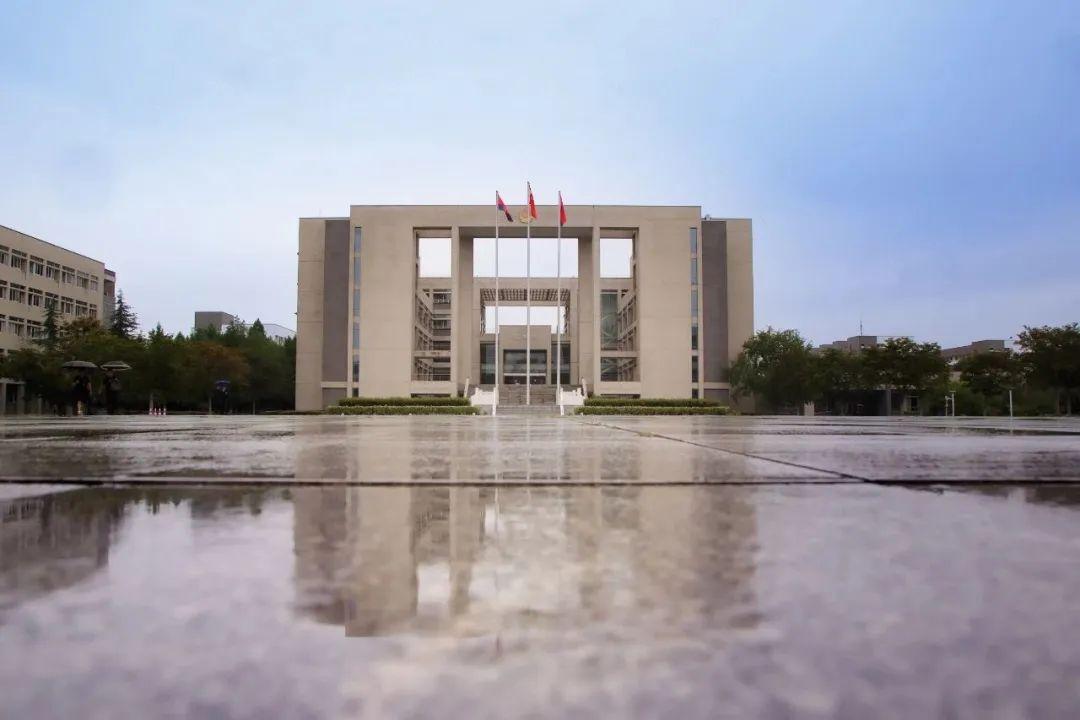 1994年9月,改建为林业部南京人民警察学校;2000年3月,升格为南京森林