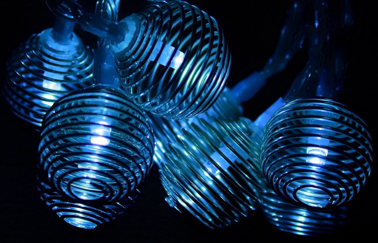 1. 吊顶灯安装步骤