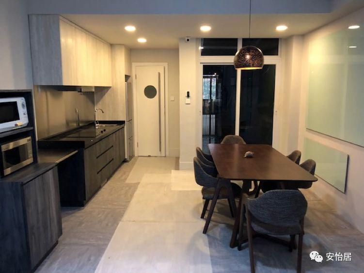 物业属全新翻新的唐楼,由阁楼至四楼共5层的住宅楼层,提供共24个房间