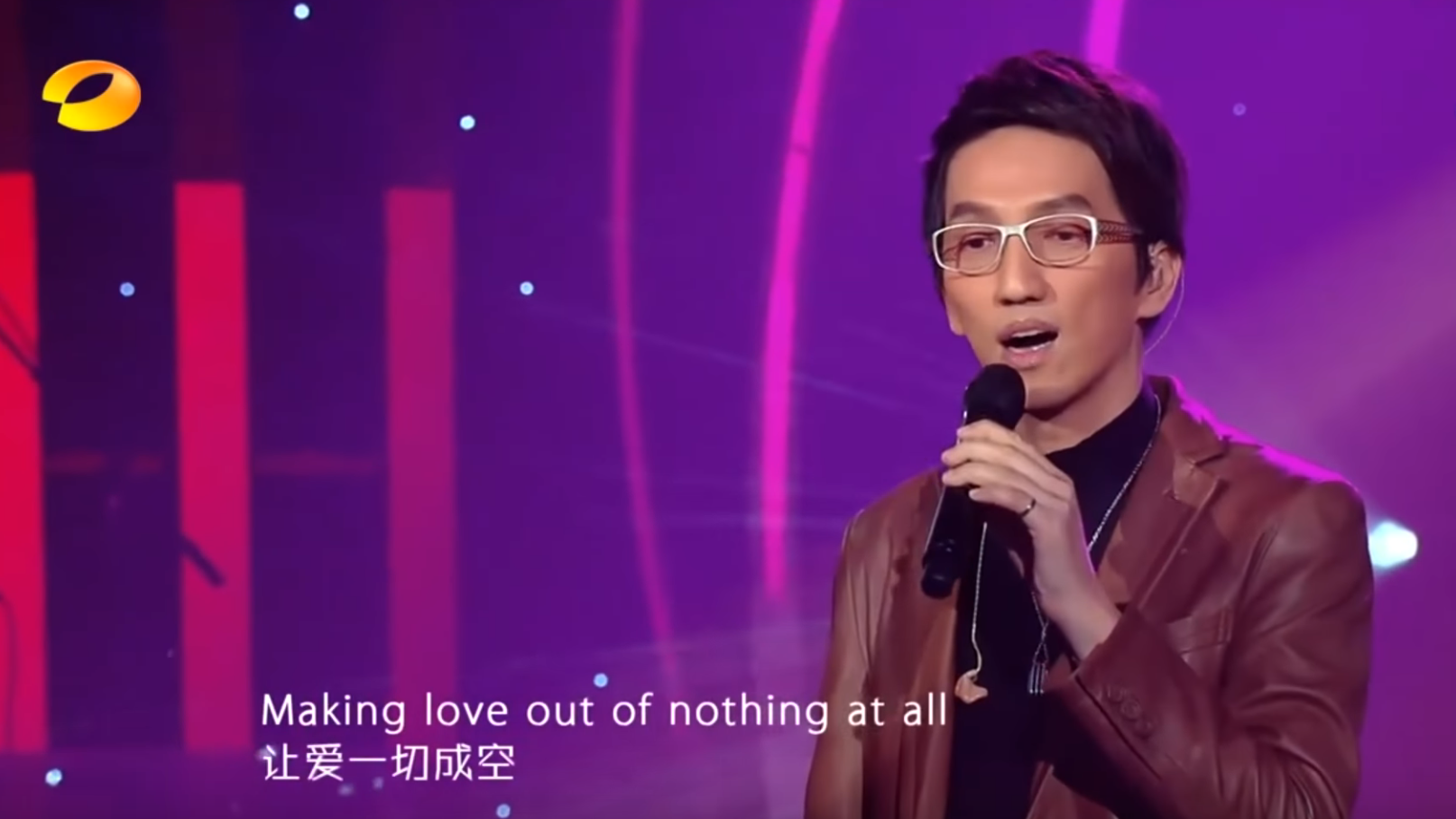 现场演出时使用的耳返和无线麦克风是如何工作的