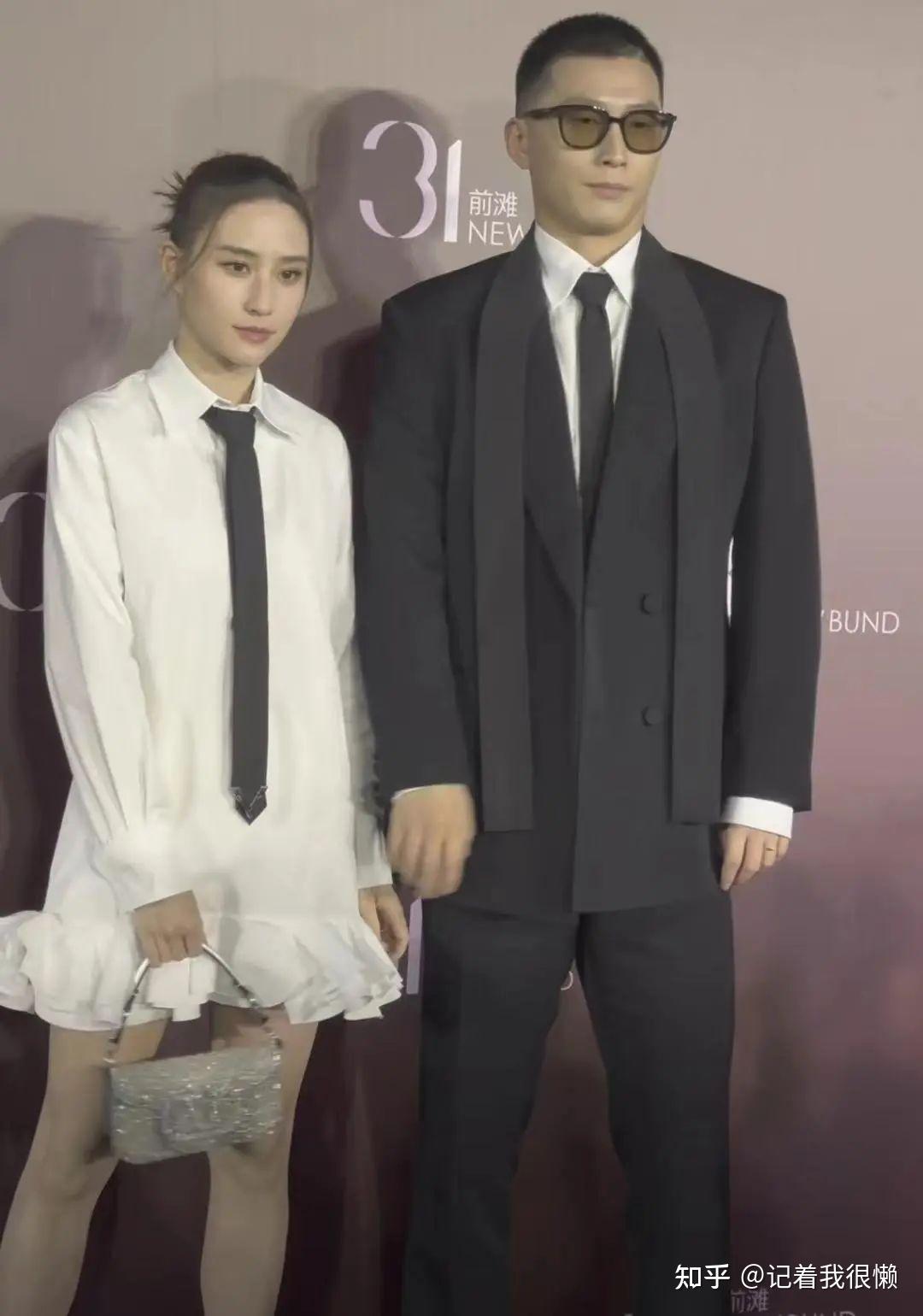 如何看待何超莲和窦骁正式公开恋情? - 知乎