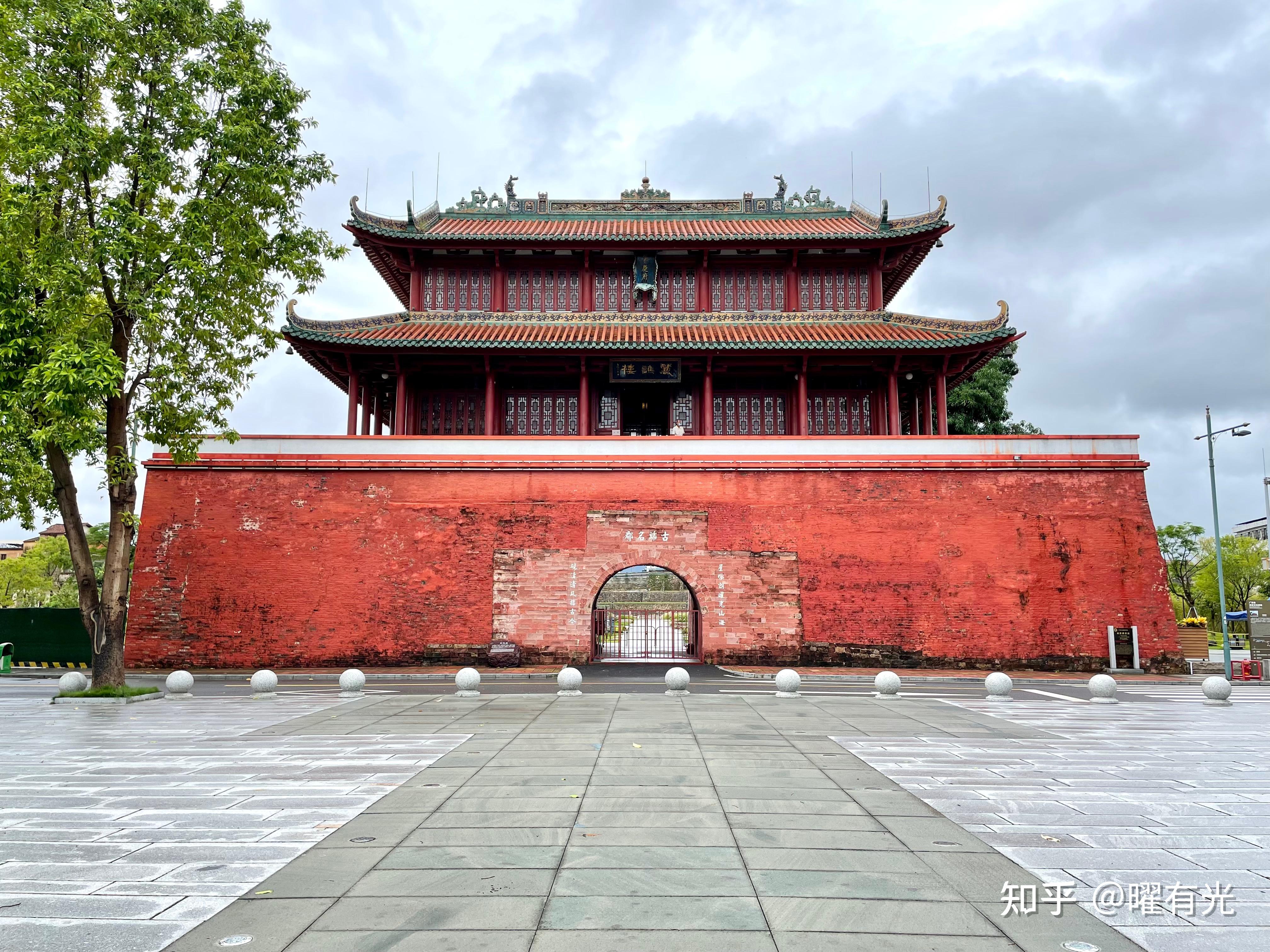 漫步肇庆府城遗址,登丽谯楼上,望断壁残垣,感受沧海桑田,岁月变迁
