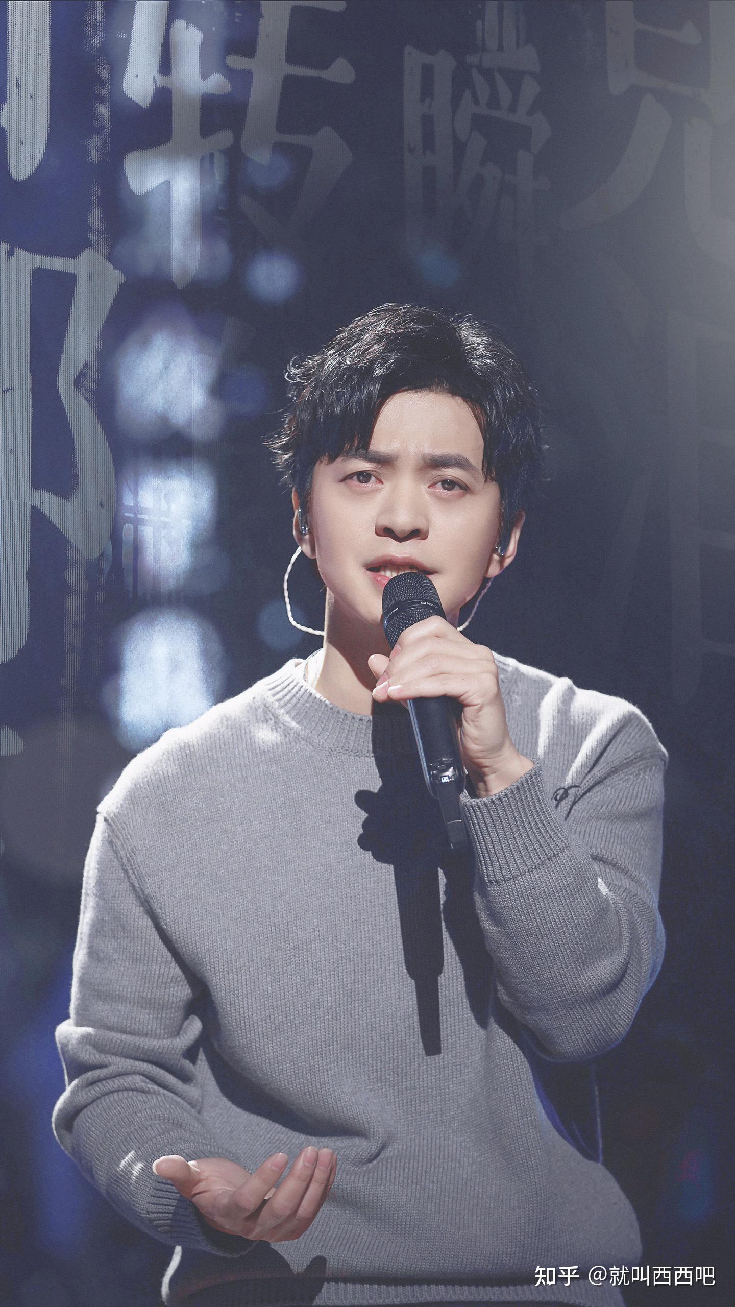 去搞艺术去了我比较喜欢的还有他说话的方式，不缓不慢，带着自己的思考李健这种气质真的是从知识里边养出来