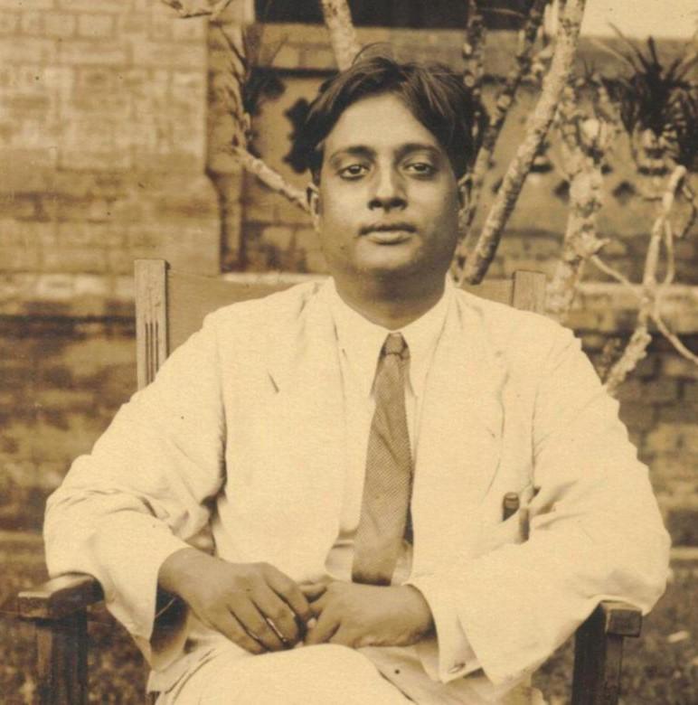 萨特延德拉·纳特·玻色（Satyendra Nath Bose，1894 年 1 月 1 日—1974 年 2 月 4 日）