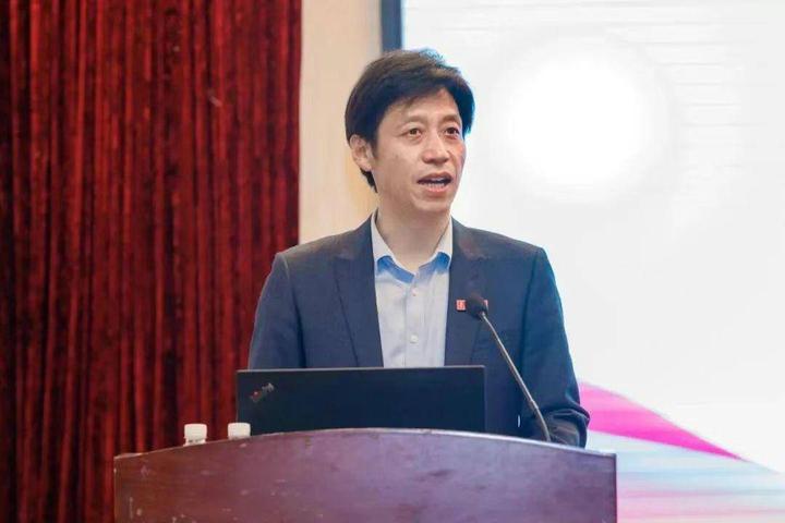 王恩科功成身退华南师大迎来新校长杨中民蓄势待发剑指新高