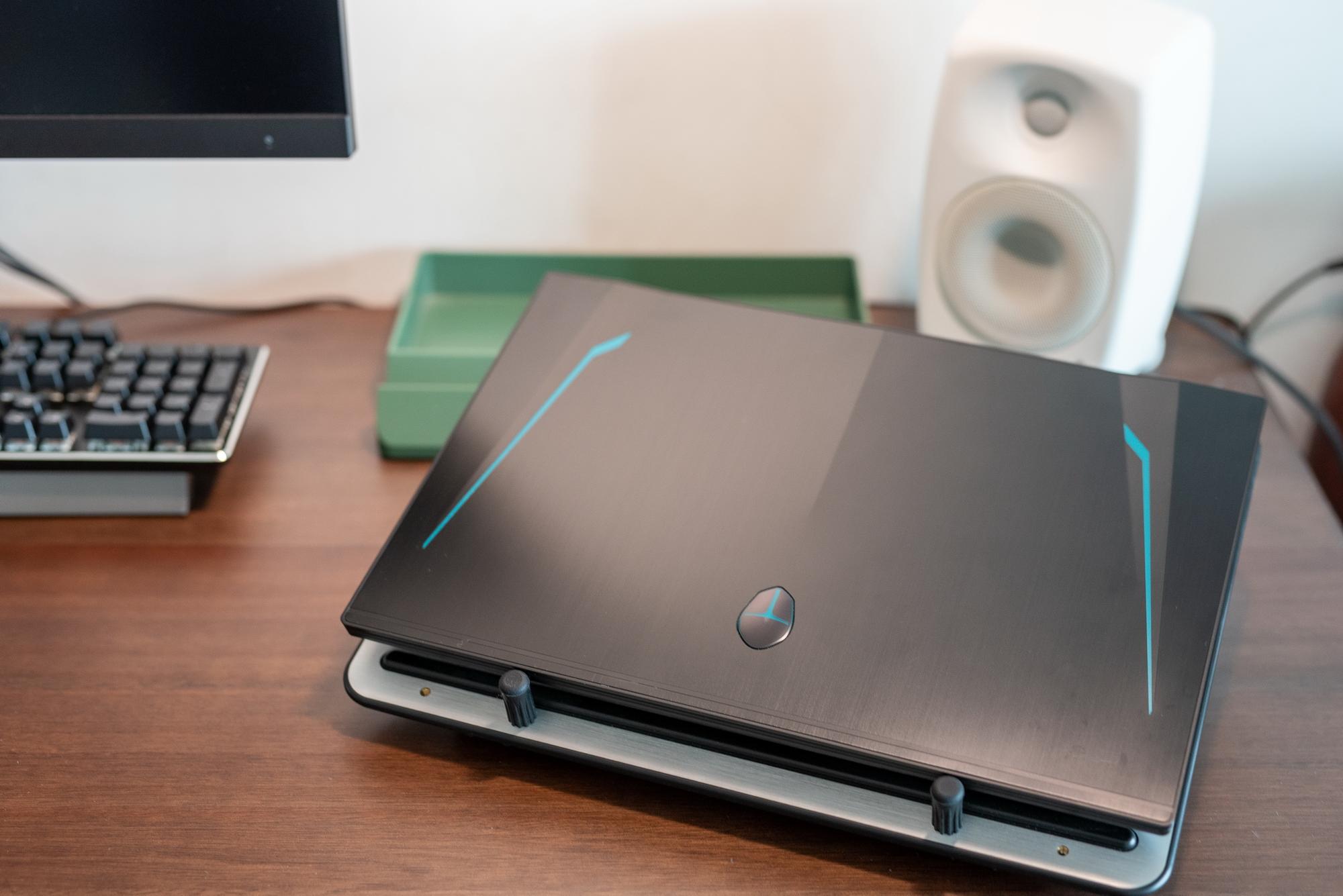 少见的166寸大屏游戏本雷神911绝地武士