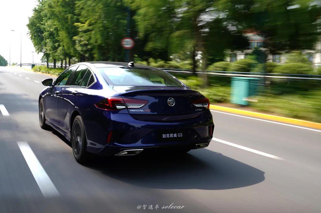 30岁不做油腻男试驾新款别克君威gs