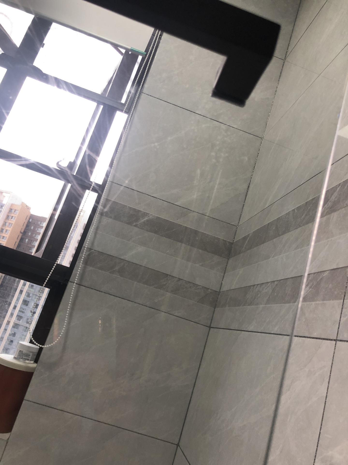 浴室玻璃隔断的钢化玻璃防爆膜被刮花了会不会影响安全性？ - 知乎