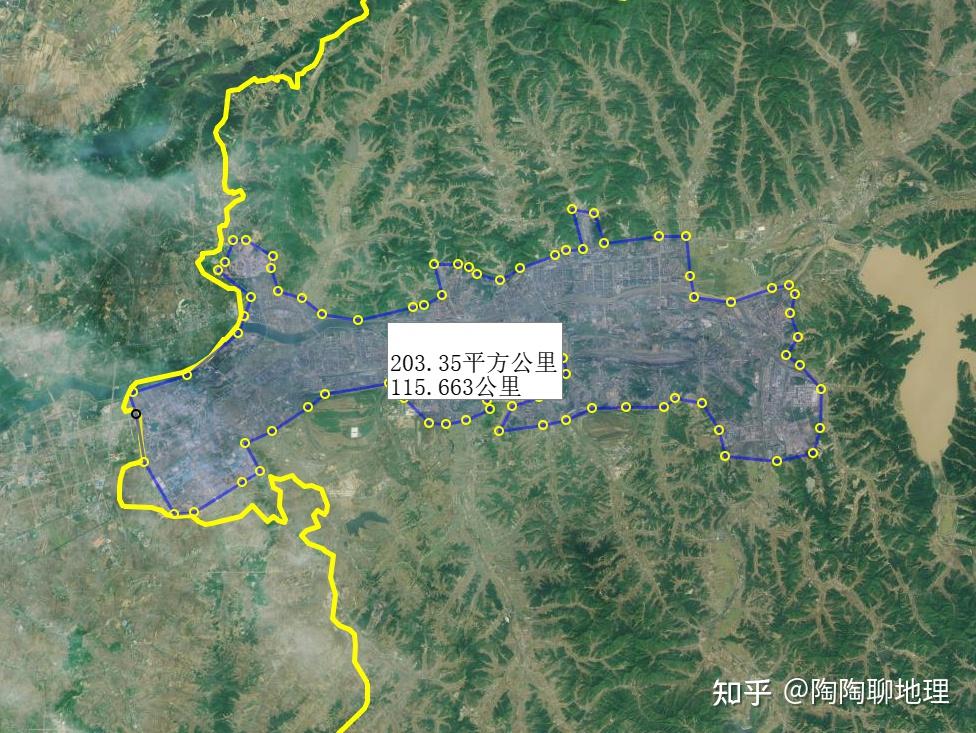 撫順市位於瀋陽市區的東部,東與吉林省接壤,是遼寧省的一個邊界城市.