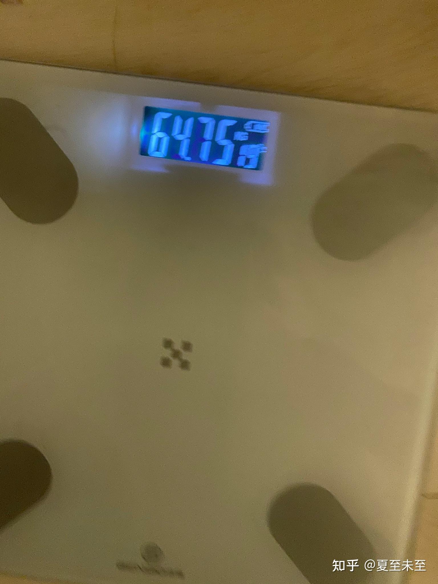 4月24日.姨妈期依旧尝试上次经期的运动,持续一周,体重又回到了132斤.