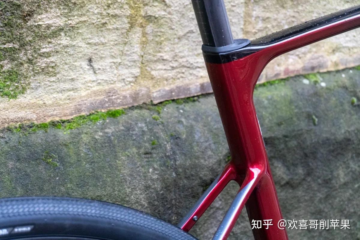 2024骑行指南678评论捷安特次顶级耐力公路自行车giantdefyadvanced