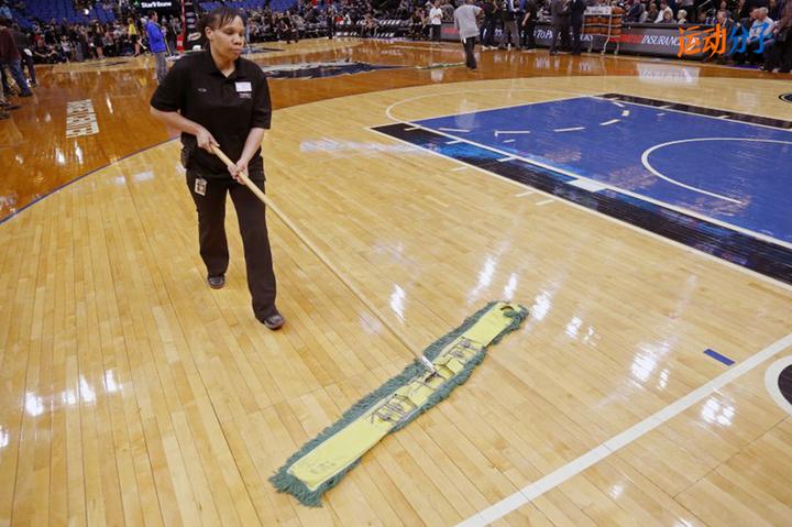 为什么 NBA 转播比 CBA 转播看着更有「质感」? 19 v2 17515672a292c8f90a795a11a37d337e 720w
