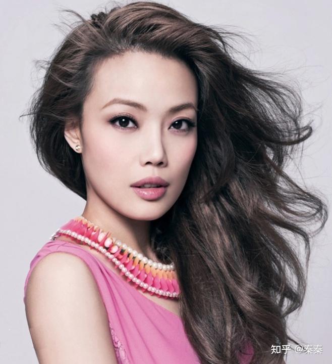 等;杨千嬅:中国香港流行乐女歌手,影视演员,代表作品《少女的祈祷》