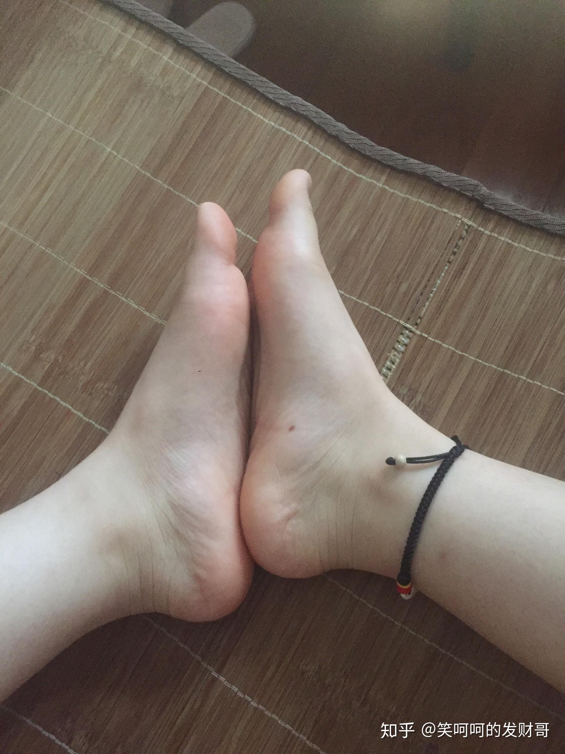 肉脚和瘦脚好看的脚型分别是什么样子的