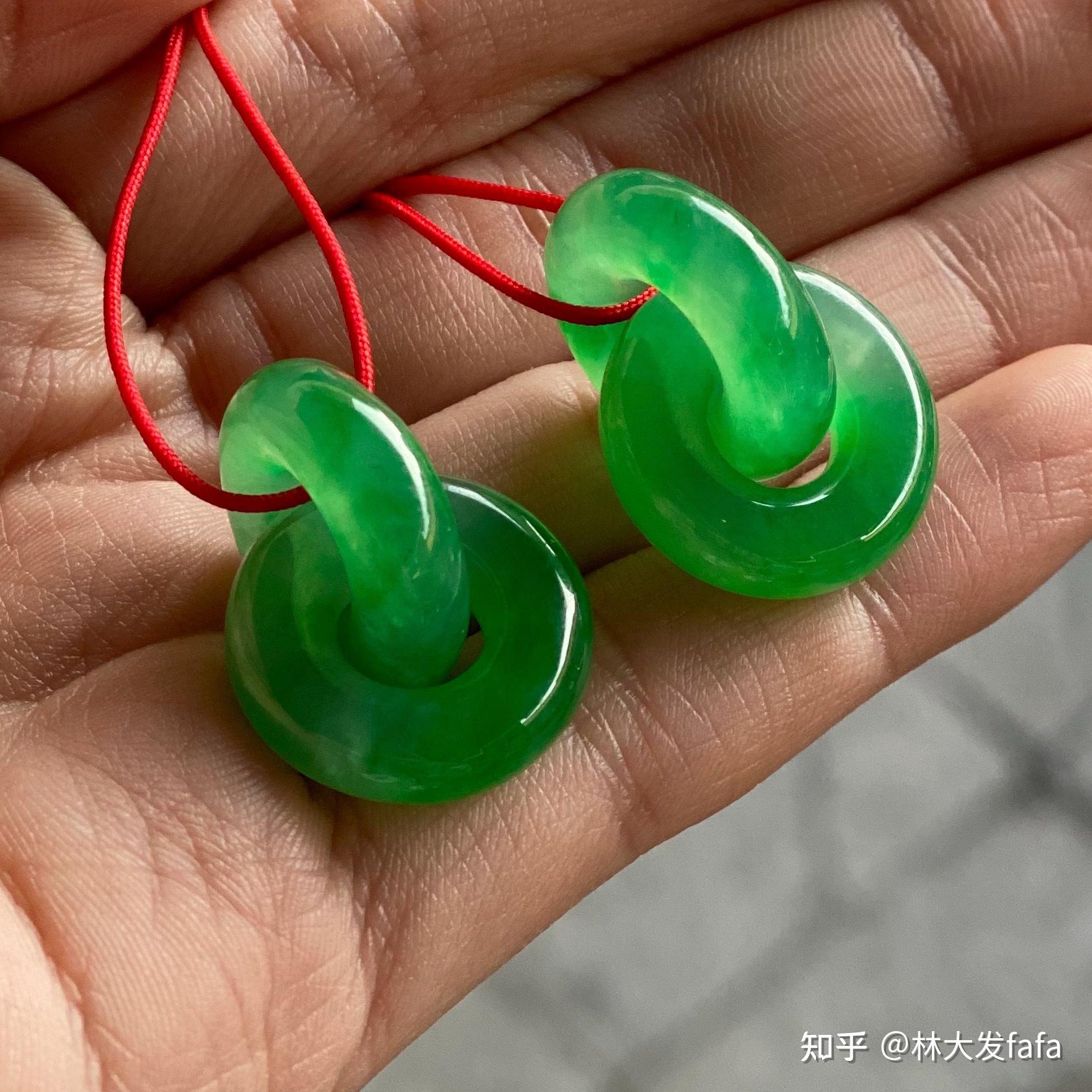 保值与美并存高冰种翡翠双环环相扣耳坠