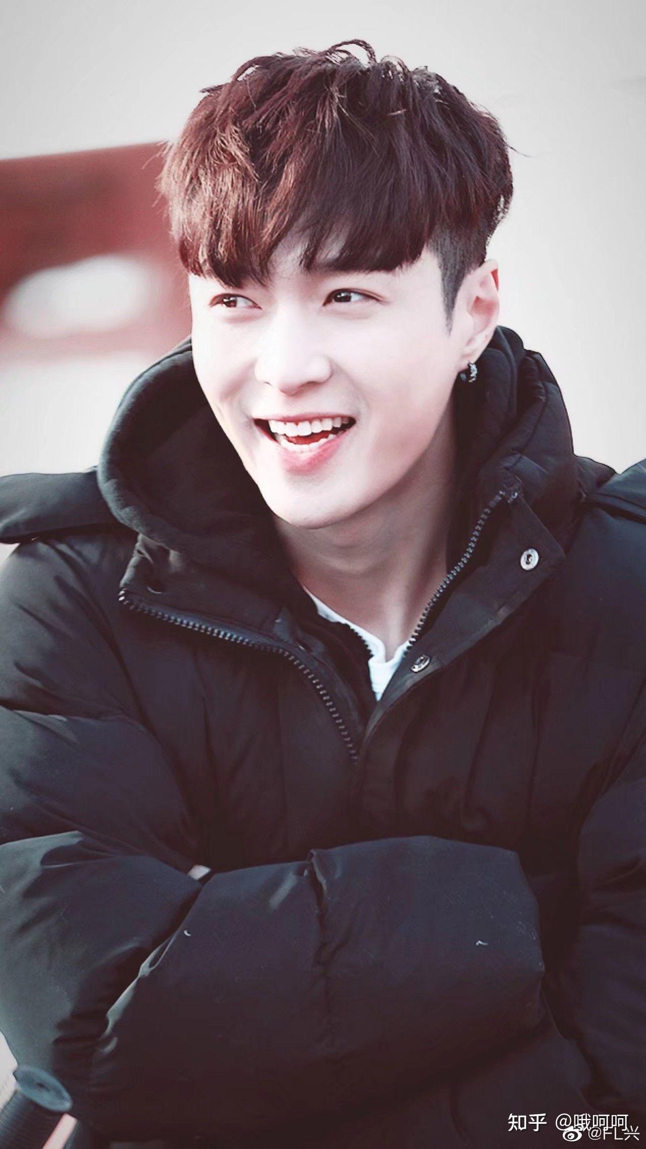 你们觉得哪个男明星笑容吸引你了?