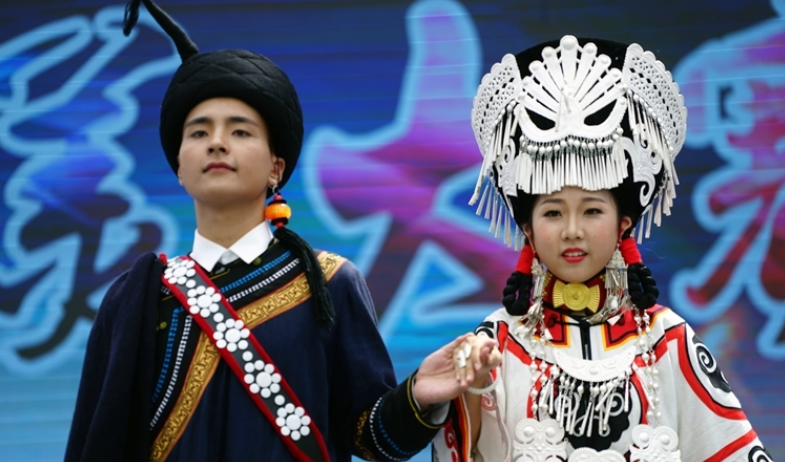 传统服饰“美出圈”，看彝族如何穿出灿烂民族文化 - 知乎