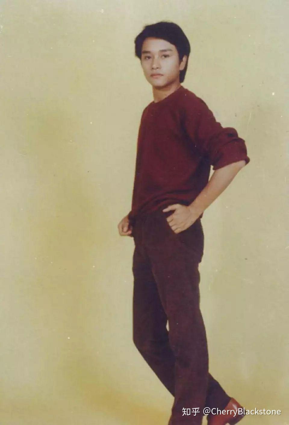 请问各位知友有没有哥哥张国荣全身照高清图想做人形立牌可以吗