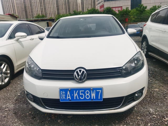 感觉中国蓝底白字的车牌很丑是纯粹因为美学还是受发达地区很多是白底