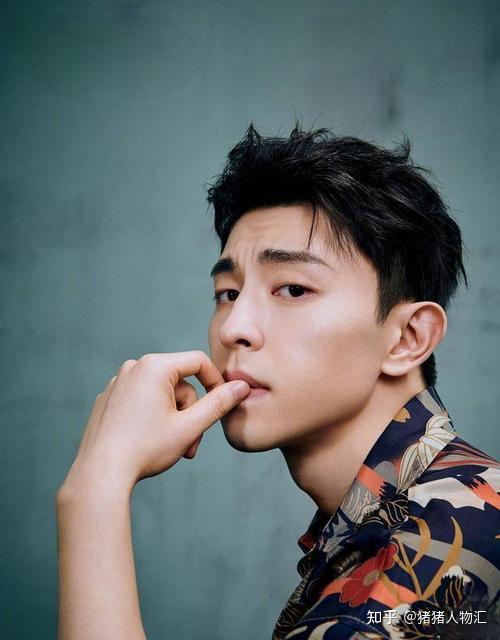 邓伦巅峰之后的坠落:从当红小生到偷税漏税的风波 - 知乎