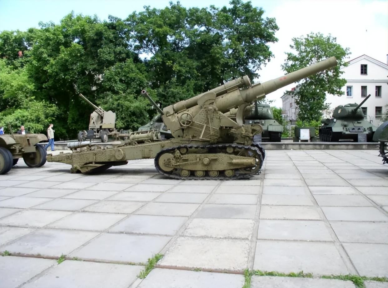 苏联二战时期的b4榴弹炮使用的203毫米榴弹的装药量有多大