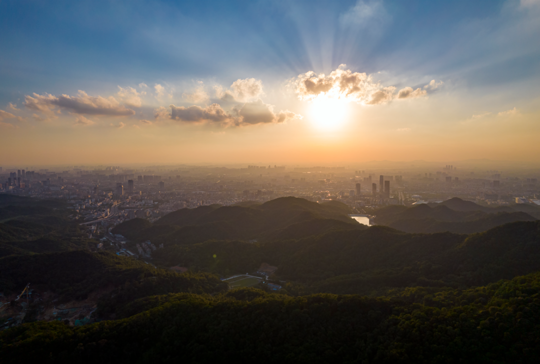 63 佛山西樵山珠江文明的发源地▼64 惠州罗浮山千古文化名山▼65