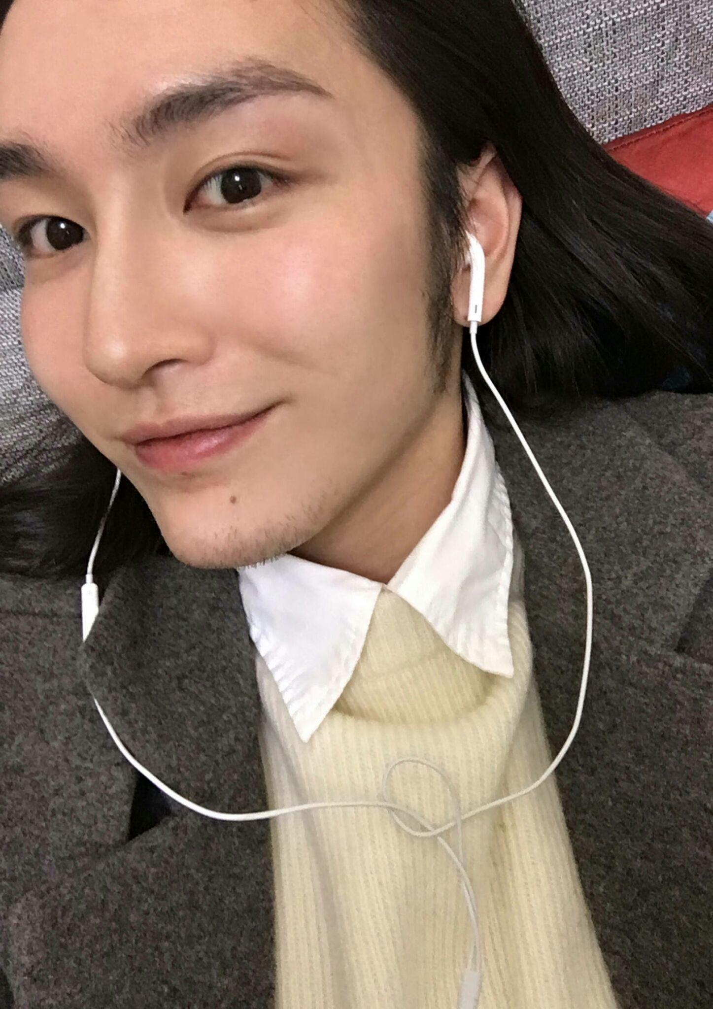 有哪些长得美丽爆棚的男性