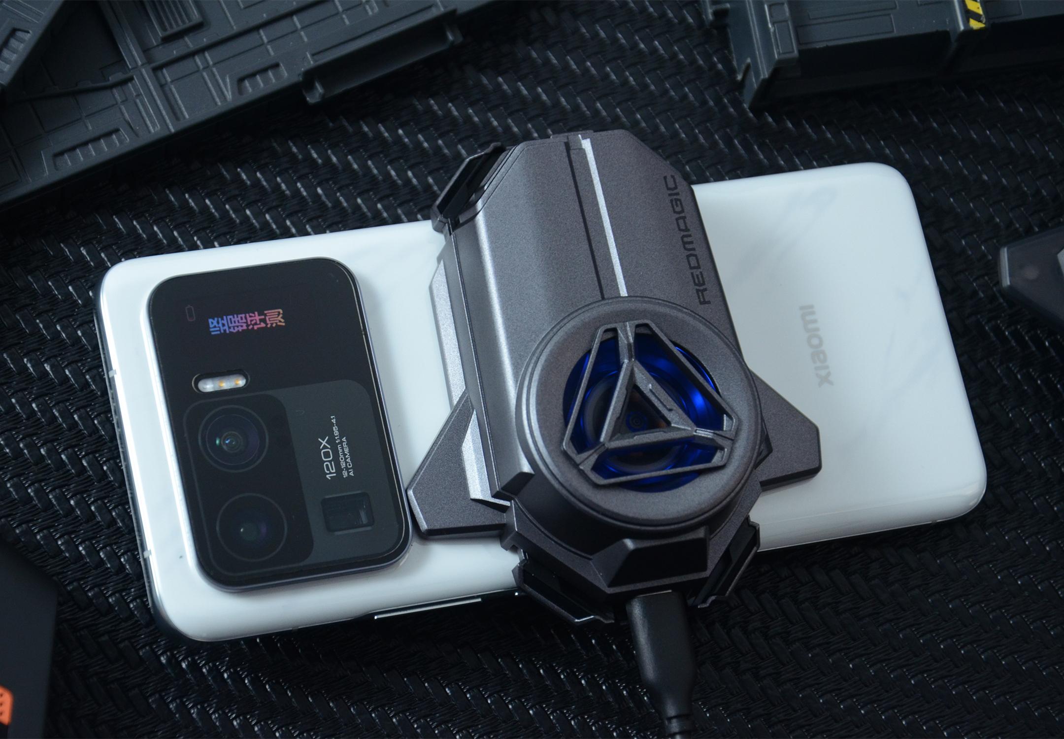 能结冰霜?红魔涡轮散热背夹简评:一款采用"29叶风扇"的散热器