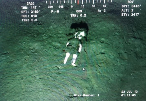 令人窒息的诡谲目光，让人毛骨悚然的人形玩偶 - 知乎