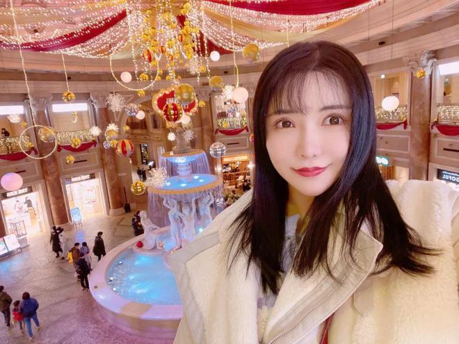 冲田杏梨：从富二代到宅男女神，复出后携新女团再次闪耀娱乐圈！ - 知乎
