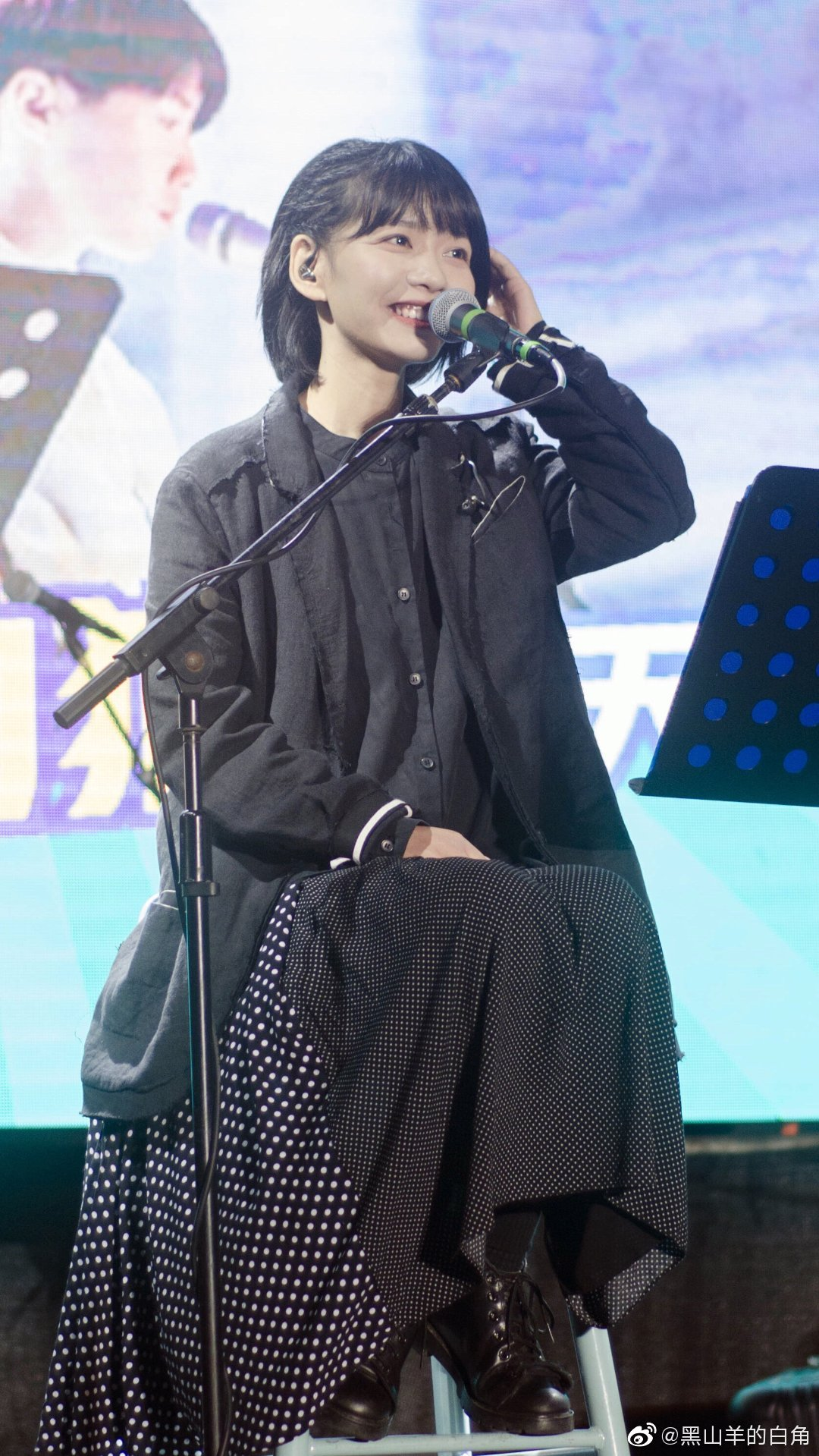 超级喜欢房东的猫的小黑穿衣风格,有类似的穿衣风格可以推荐吗?